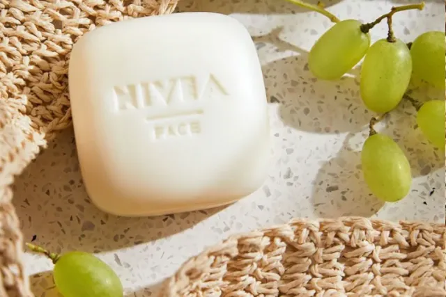 Nivea naturally clean verzachtende reinigingsbar